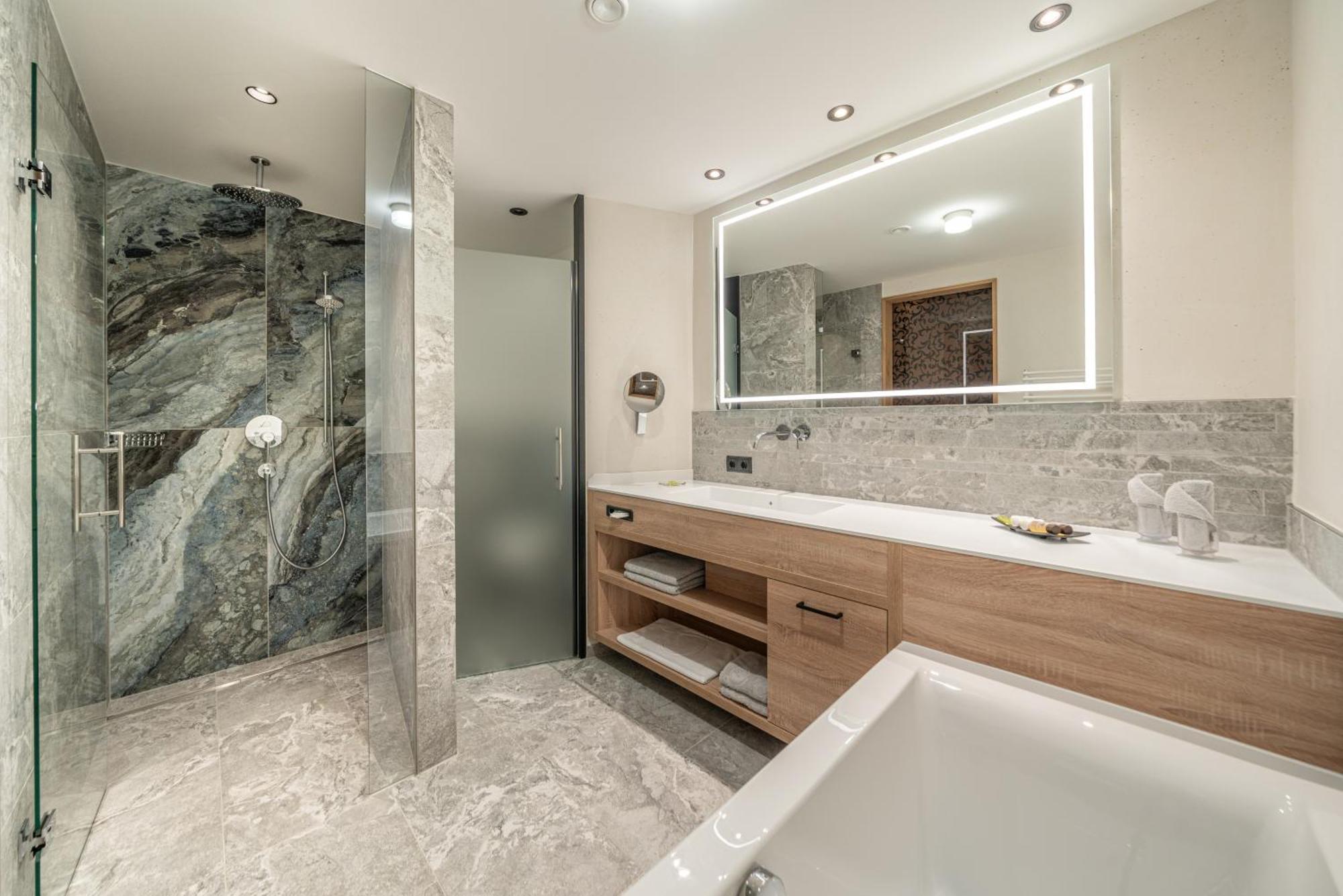 אוברגורגל Hotel Wiesental מראה חיצוני תמונה