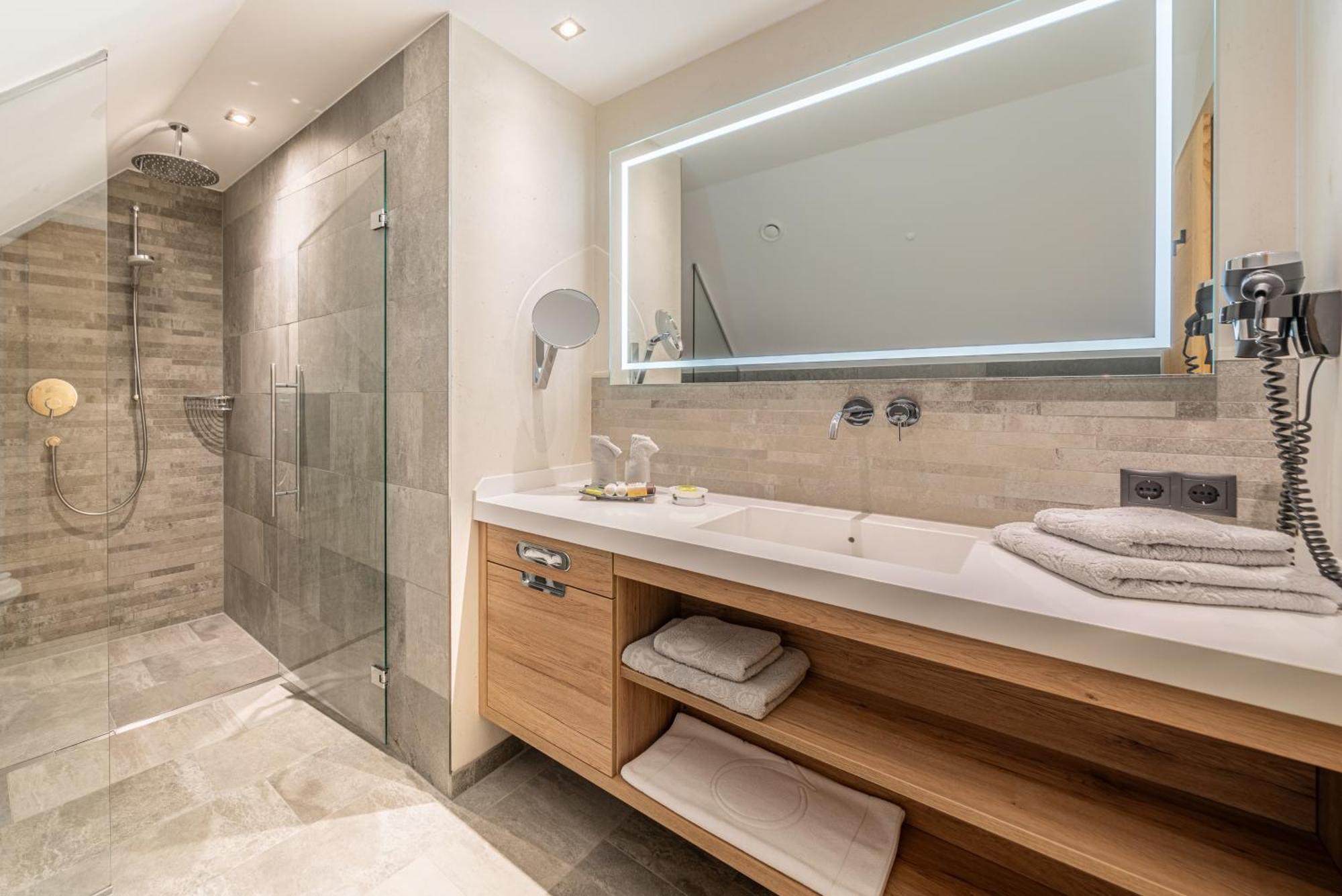אוברגורגל Hotel Wiesental מראה חיצוני תמונה